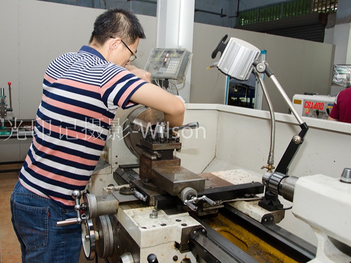 啟英機(jī)械分析高速經(jīng)濟(jì)發(fā)展對機(jī)床直線導(dǎo)軌的影響